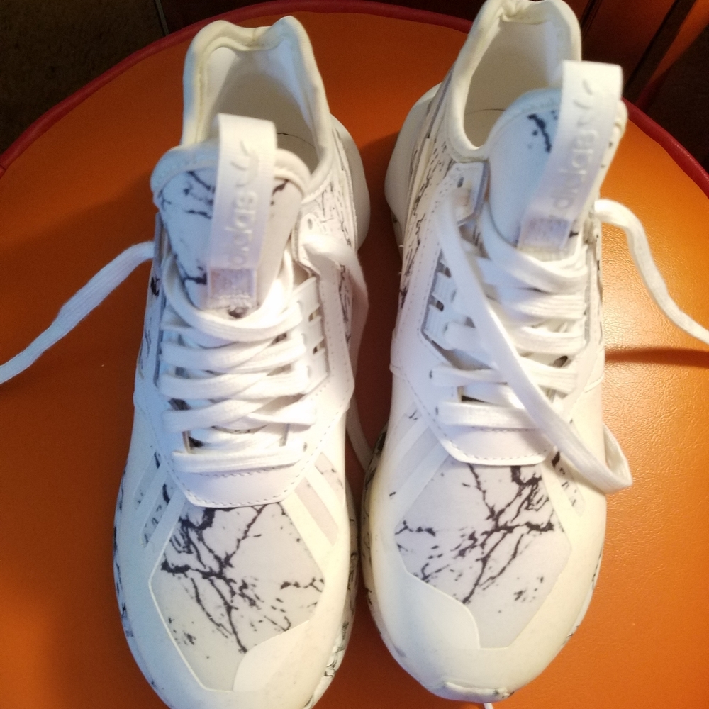 ADIDAS SNEAKERS